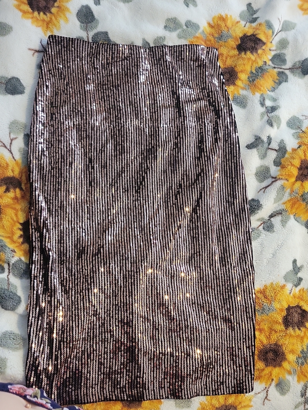 everleigh Metallic Rose Gold Sequin Pencil Skirt